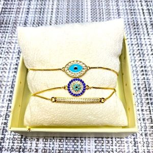 Arm Candy BRAND NEW 3 gold toned adjustable bracelet ❤️ Box included 🎁